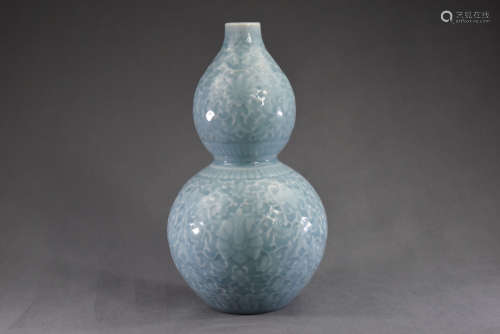 A Blue Glazed Gourd Shape Branch Pattern Vase