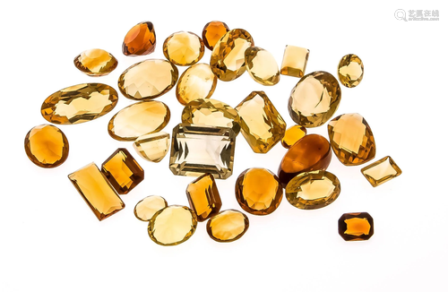 31 citrines, total 132.5 ct, 30