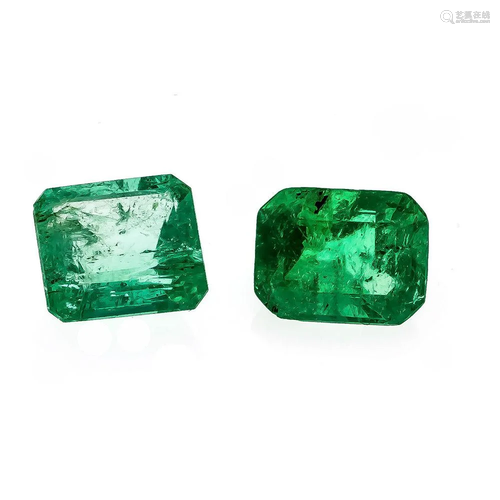 Mixed set of 2 Columbian emerald