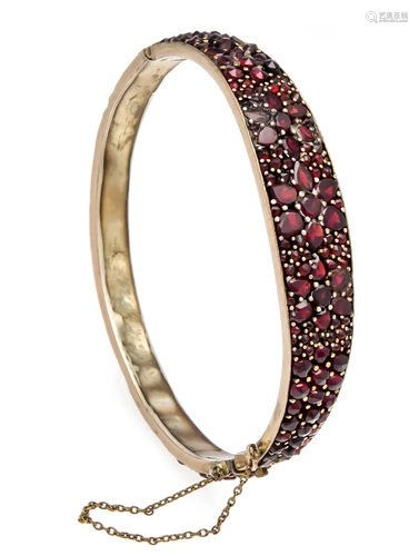 Garnet hinged bangle doublÃ©, wit