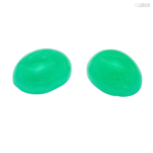 2 chrysoprase cabochons, pair, 1