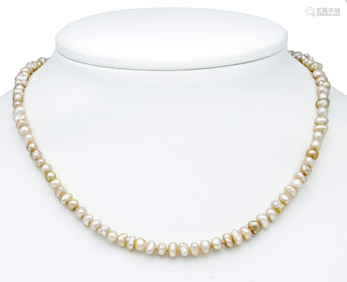 Natural pearl strand with 170 cr