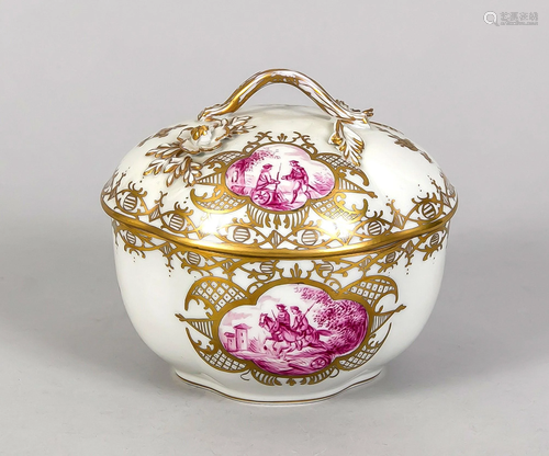 Oval lidded box, Dresden, 20th