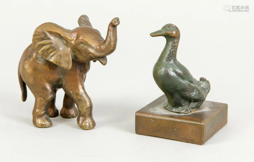 2 animal figures around 1920,