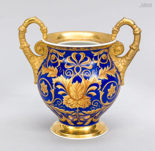 Classicist double-handled vase