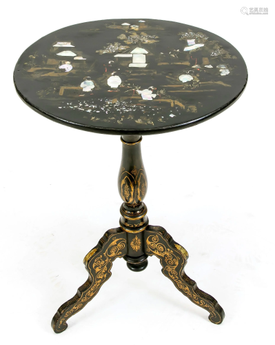 Small export lacquer table, Ch