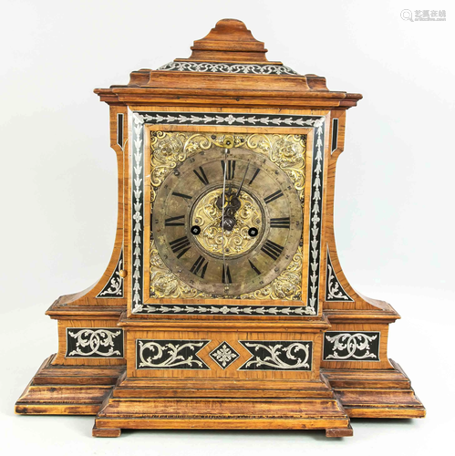 Table clock, walnut with silve