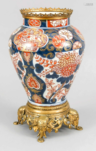 Imari vase with gilded bronze