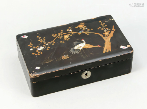 Lacquer box, Japan, c. 1900. O