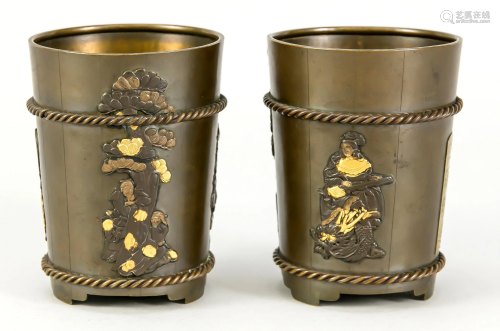 Pair of bucket-shaped cups, Ja