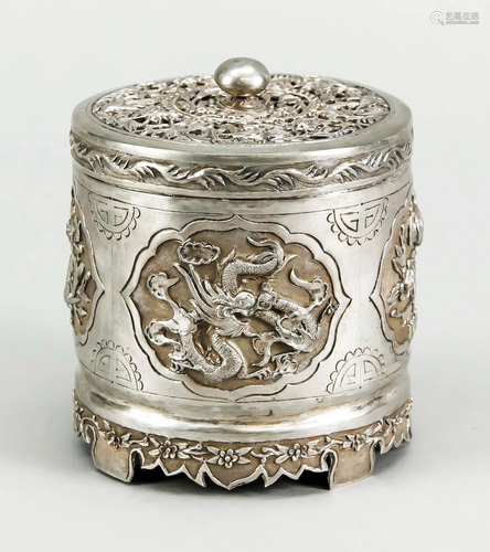 Lidded box, China, around 1900