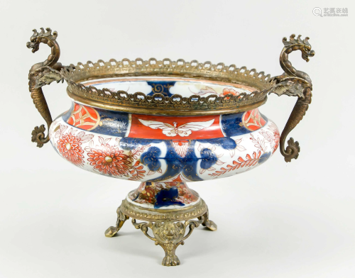 Imari foot bowl with French br