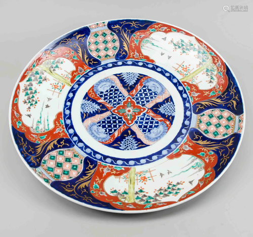 Large Imari plate, Japan, 18th