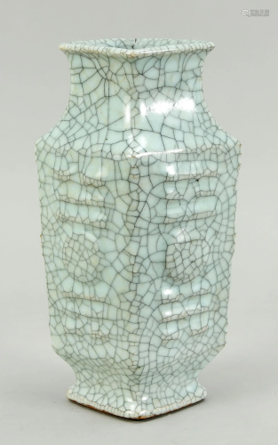 Diamond-shaped guan type vase