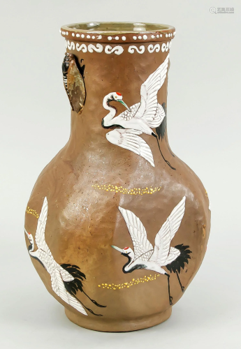 Stoneware vase with crane deco