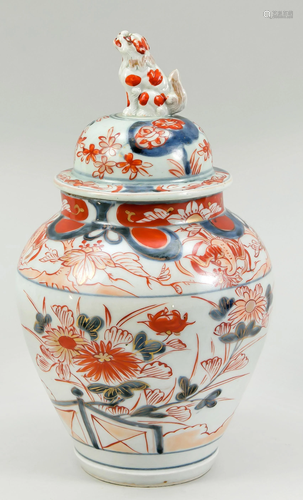 Imari lidded vase, Japan, 19th