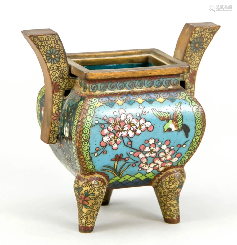 Small cloisonnÃ© koro with phoe