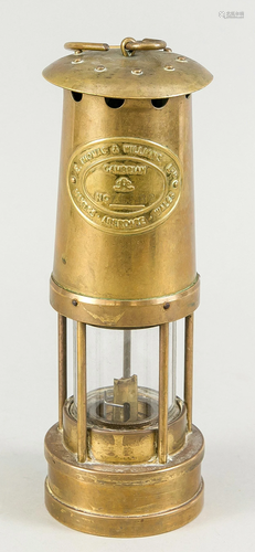 Ship petroleum lamp, England,