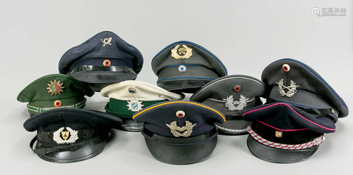 Mixed lot of 9 German uniform