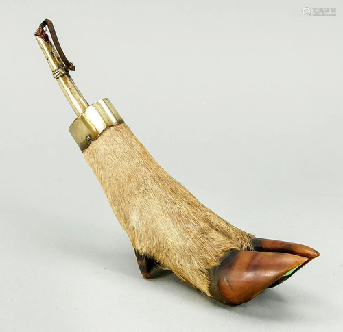 'Figural'' powder horn, hooves