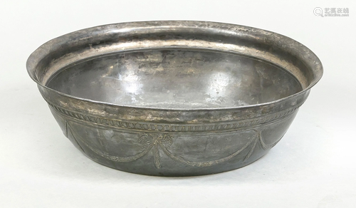 Large wash bowl, 19th century,