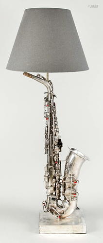 Saxophone lamp, Mariage of the