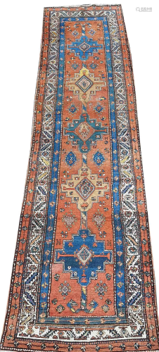 Carpet, 385 x 101 cm