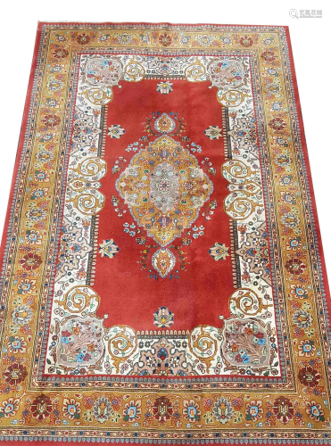 Carpet, 295 x 183 cm