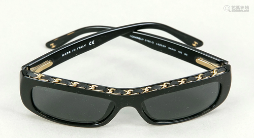 Chanel, extravagant sunglasses