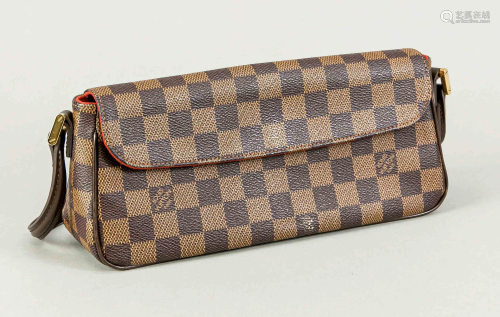 Louis Vuitton, small vintage b