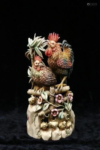 PAINTED RARE MATERIAL ORNAMENT OF ROOSTERS