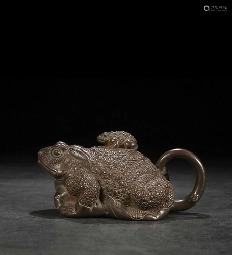 FROG FORM TEAPOT