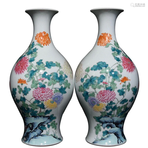 FAMILLE ROSE 'CHRYSANTHEMUM' VASE