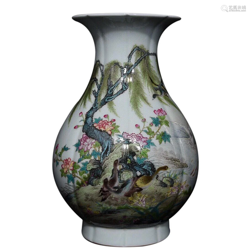 FAMILLE ROSE 'BIRD AND FLORAL' VASE