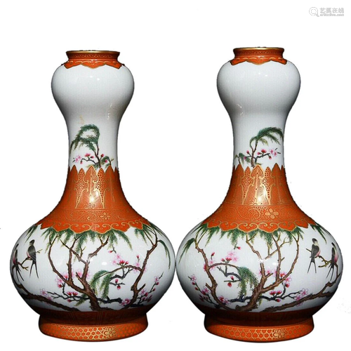 FAMILLE ROSE 'BIRD AND FLORAL' GARLIC-HEAD VASE