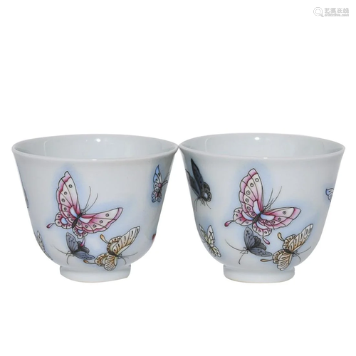 FAMILLE ROSE 'BUTTERFLY' CUP