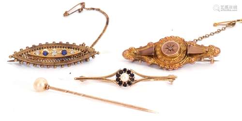 Mixed Lot: Victorian 9ct gold Etruscan revival brooch centri...