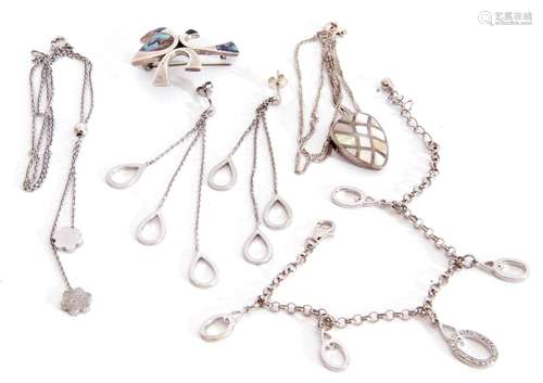 Mixed Lot: white metal jewellery to include matching bracele...