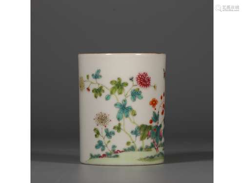 A FAMILLE ROSE BRUSH POT