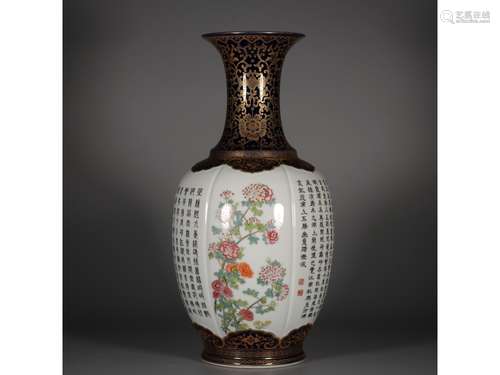 A FAMILLE ROSE FLOWER VASE