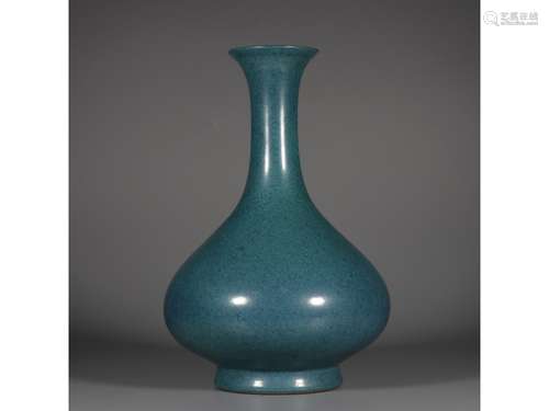 A BLUE GLAZE YUHUCHUN VASE