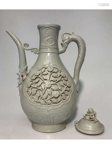 A WHITE-GLAZE EWER AND COVER