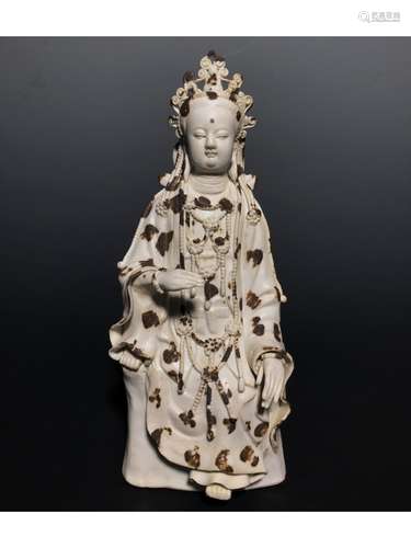 A YINGQING FIGURE OF GUANYIN