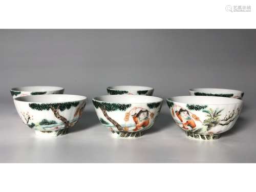 A SET OF FAMILLE ROSE CUPS