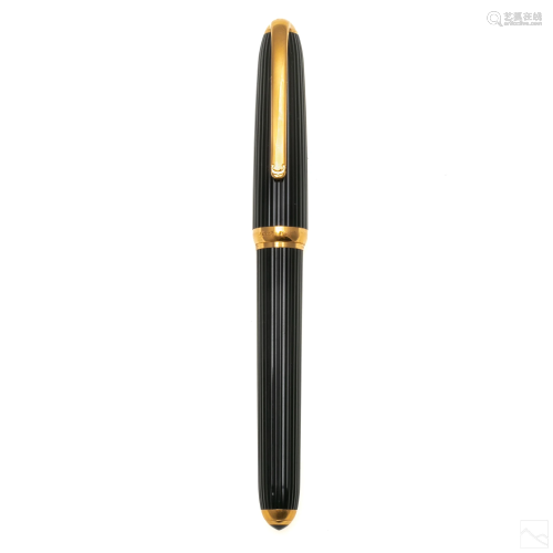 Cartier 18K Gold Nib & Black Lacquer Fountain Pen