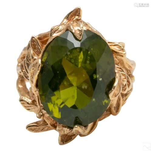 14K Gold Vintage 7 Ct Green Peridot Ring Size 5.5