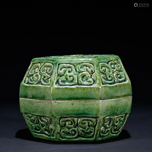 Green Glazed Paste Box