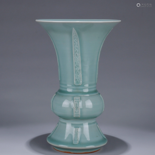 Longquan Celadon Glazed Beaker Vase