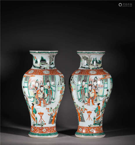 A Pair of Colorful Figure Bottles in Ming Dynasty
