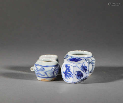 A Pot with Blue Flower from Qing Dynasty